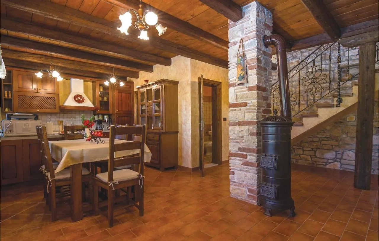 3 Bedroom Stunning Home In Vrsar 0*,  Croatie
