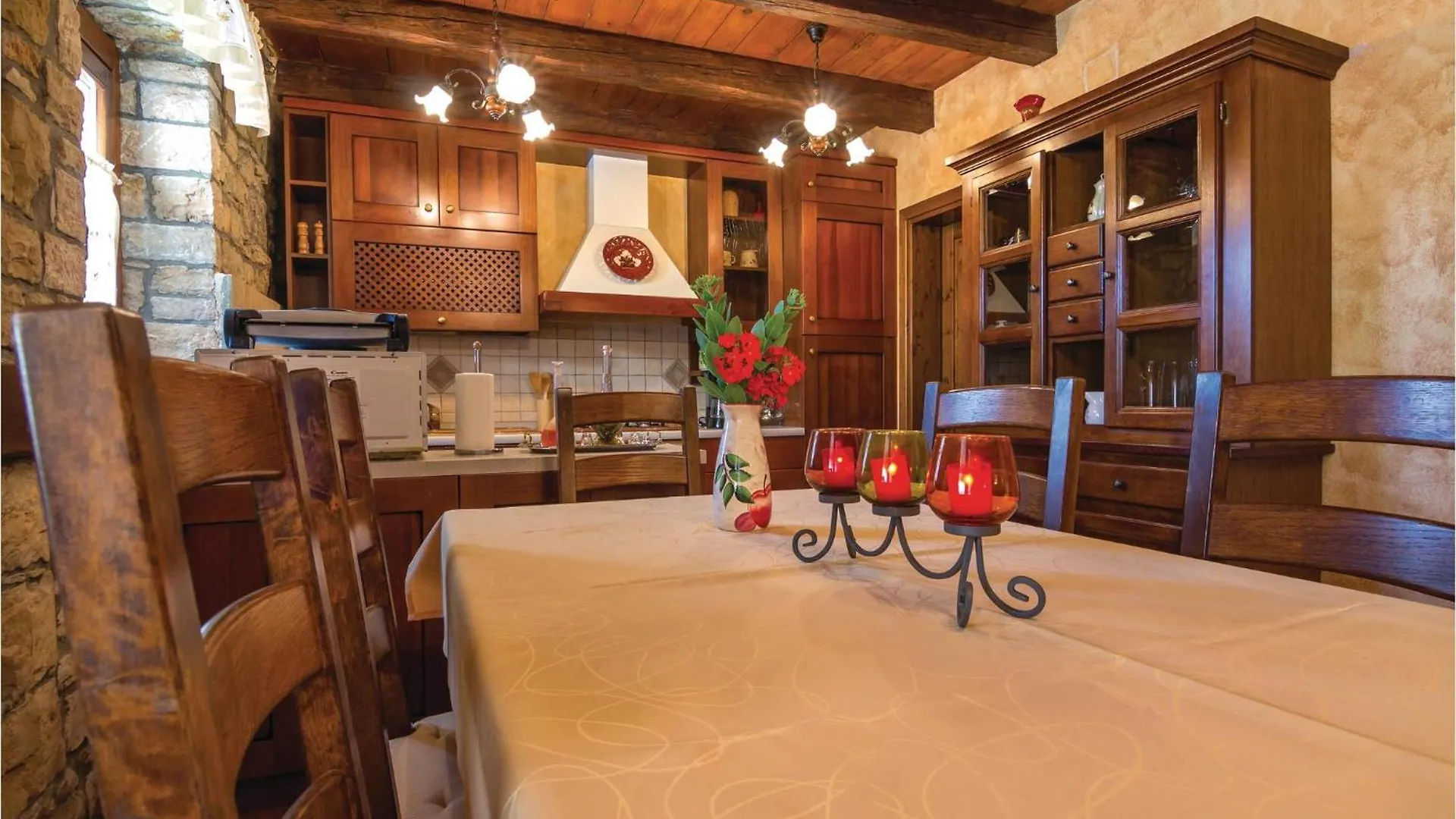 3 Bedroom Stunning Home In Vrsar 0*,  Croatie